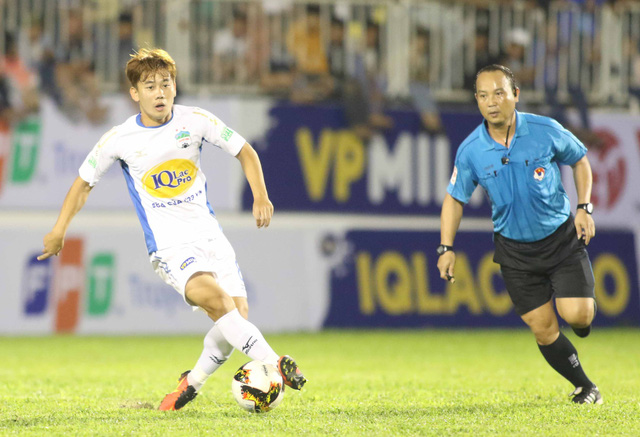 V-League ngày khai mạc suýt quá tải vì dàn sao U23 Việt Nam