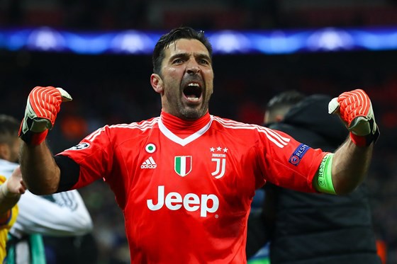 11 cái tên xuất sắc nhất lượt về vòng 1/8 Champions League