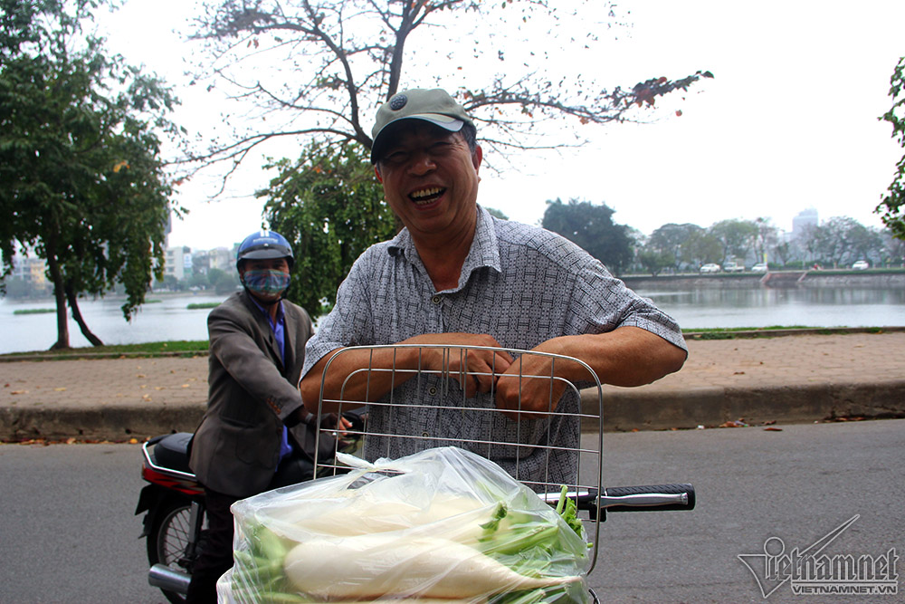 Giải cứu hàng tấn củ cải đổ đống cho nông dân Hà Nội