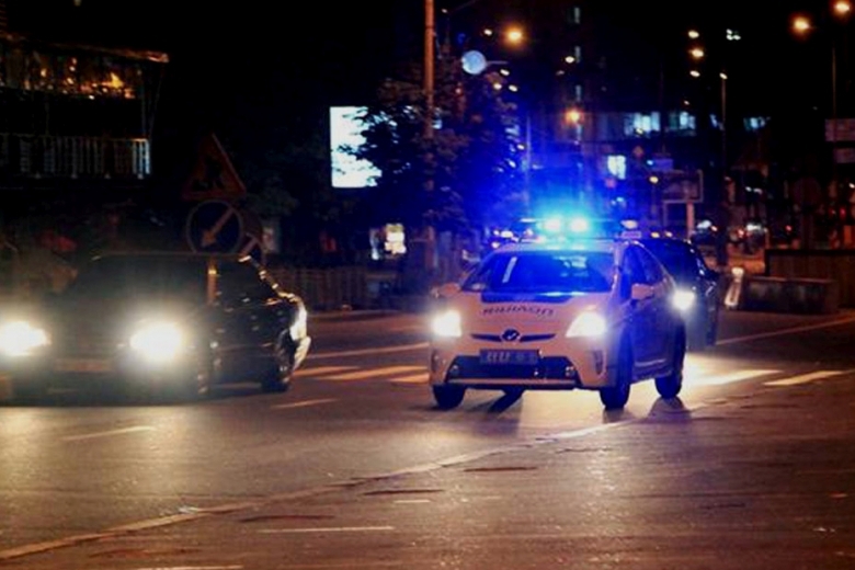 Tại ngoại ô Kiev, lái xe taxi bị cướp