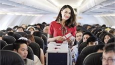 Giá, phí đi máy bay tăng cao từ 1/4