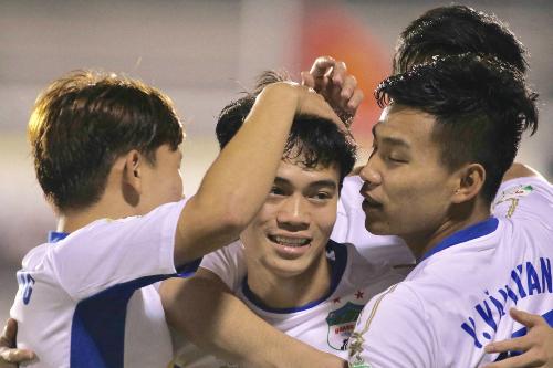 HAGL thắng trận đầu tiên ở V-League 2018