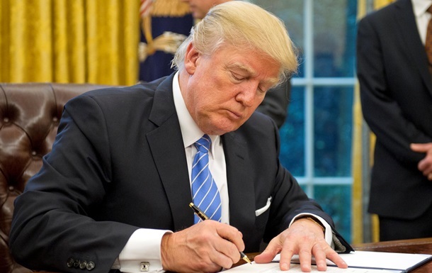 Tổng thống Mỹ Trump ký lệnh chấm dứt thực tiễn “bắt xong lại thả” đối với người nhập cư trái phép