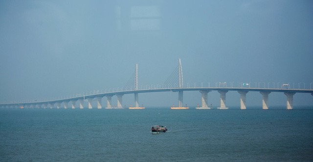Trung Quốc mở cửa cầu trên biển dài nhất thế giới, nối Hongkong và Macau