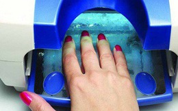 Tác hại ghê gớm đằng sau việc dùng máy hong móng tay UV khi sơn móng gel