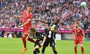 Bayern đại thắng trận đầu tiên sau khi đăng quang Bundesliga