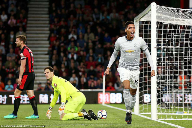 Bournemouth 0-2 MU: Lukaku "nổ súng" trở lại