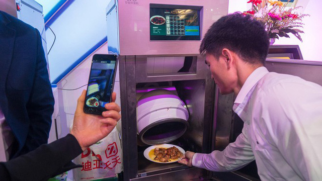 Trung Quốc chế tạo thành công Robot biết nấu ăn