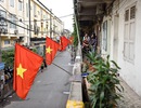 Hà Nội rợp cờ đỏ sao vàng kỷ niệm ngày thống nhất đất nước