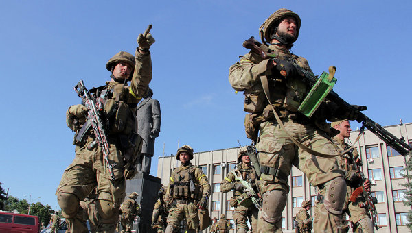 Binh sĩ Ukraine bị coi là mất tích tại Sirokino, đảo ngũ sang phía phiến binh Donbass.