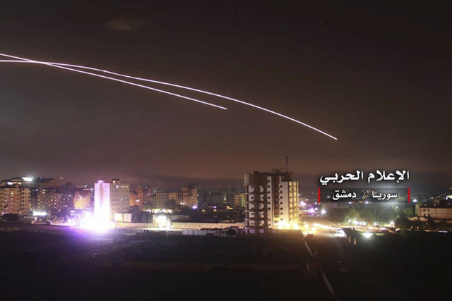 28 máy bay Israel nã 60 tên lửa vào Syria