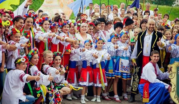Kiev: Diễn ra “Đại diễu hành trong trang phục dân tộc Ukraine”