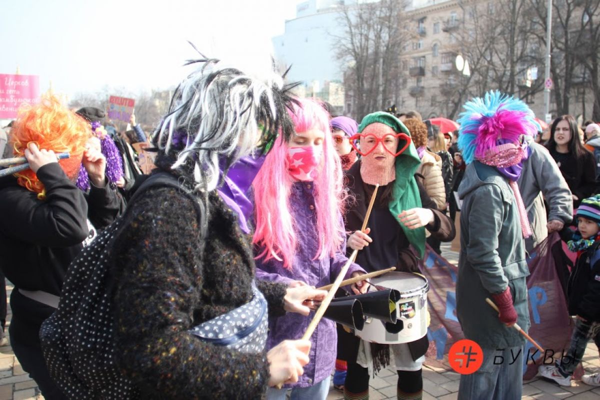 Chernovsi: Nhóm dân tộc chủ nghĩa phá Festival bình đẳng giới