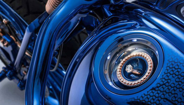 Harley-Davidson Blue Edition: "Quái thú" mô tô có giá đắt hơn cả một siêu xe Ferrari