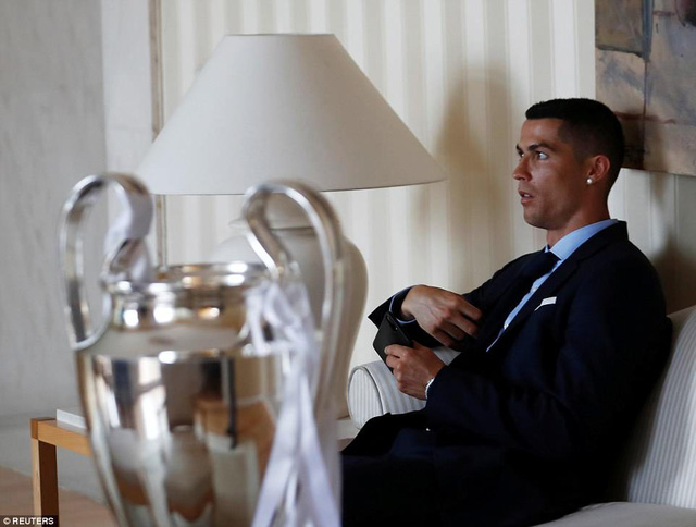 Biển người chào đón Real Madrid sau chức vô địch Champions League