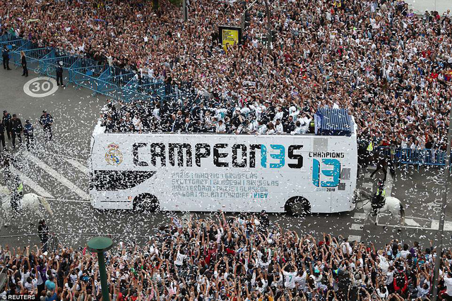 Biển người chào đón Real Madrid sau chức vô địch Champions League
