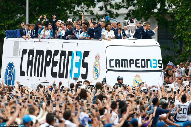 Biển người chào đón Real Madrid sau chức vô địch Champions League