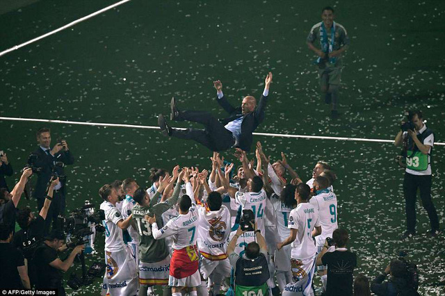 Biển người chào đón Real Madrid sau chức vô địch Champions League