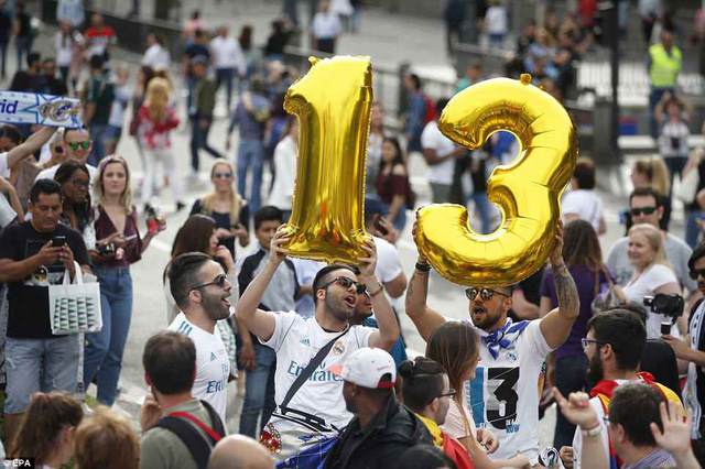 Biển người chào đón Real Madrid sau chức vô địch Champions League