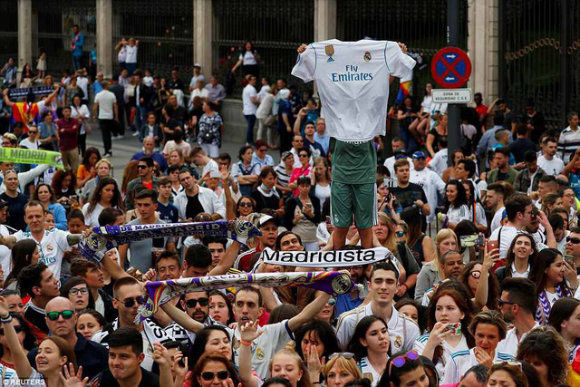 Biển người chào đón Real Madrid sau chức vô địch Champions League