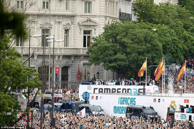Biển người chào đón Real Madrid sau chức vô địch Champions League