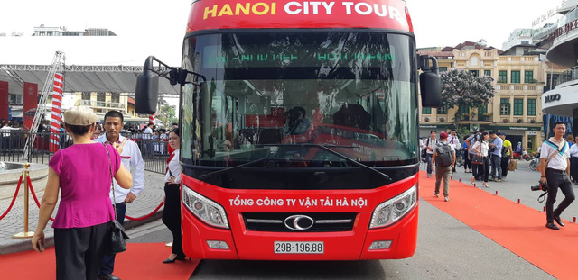 chiếc xe bus 2 tầng đầu tiên của Hà Nội chính thức đi vào hoạt động