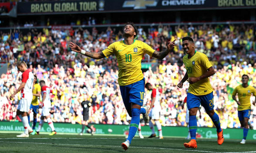 Neymar ghi bàn độc diễn ngày trở lại, Brazil đánh bại Croatia