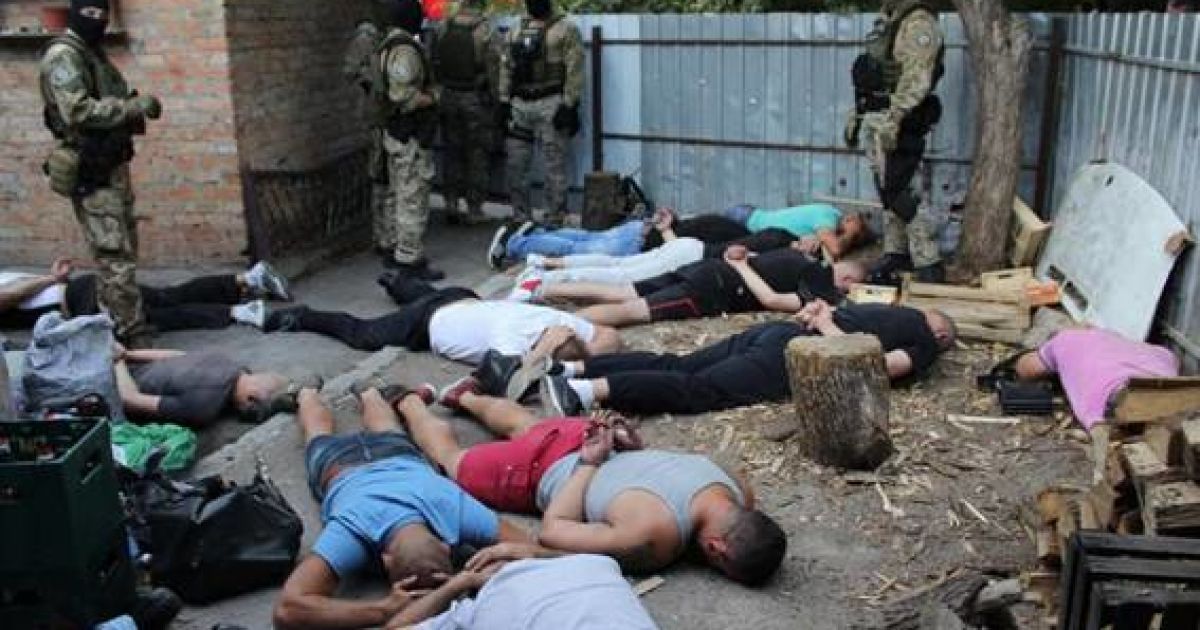 Avakov: Trên lãnh thổ Ukraine có hơn 100 “Bố già” hoạt động