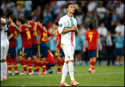Bồ Đào Nha vs Tây Ban Nha: Ronaldo còn đóng vai 'tàng hình'?