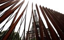 Pháp dựng hàng rào kính 40 triệu USD chống khủng bố quanh tháp Eiffel