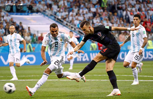 Croatia đẩy Argentina vào cửa tử