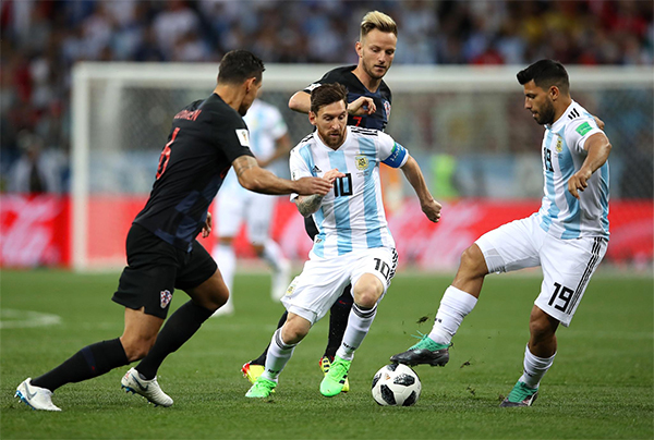 Croatia đẩy Argentina vào cửa tử