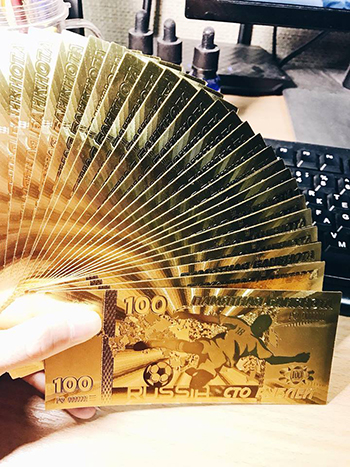 Người Việt ở Nga kiếm bộn nhờ cơn sốt tiền lưu niệm World Cup