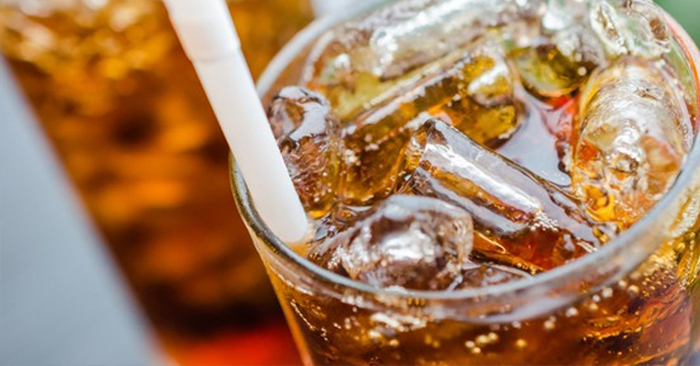 Tại sao trong nước ngọt có ga lại chứa khí cacbonic (CO2)?