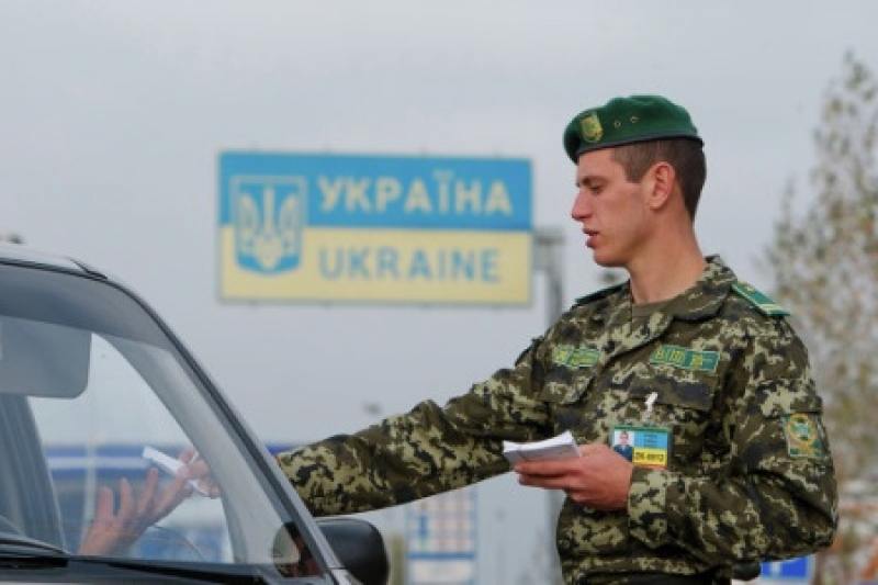 Nhân viên biên phòng Ukraine ngăn chặn 470 trường hợp vì giấy tờ giả