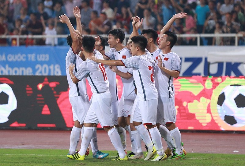 Văn Hậu lập siêu phẩm, U23 Việt Nam thắng Oman phút chót