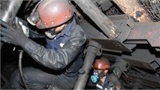 Quảng Ninh: Tụt đổ lò than làm 2 công nhân thương vong