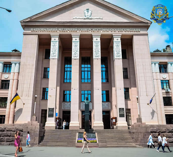 Cảnh sát đánh sinh viên trong trường đại học y khoa quốc gia Ukraine mang tên Bogomolsa