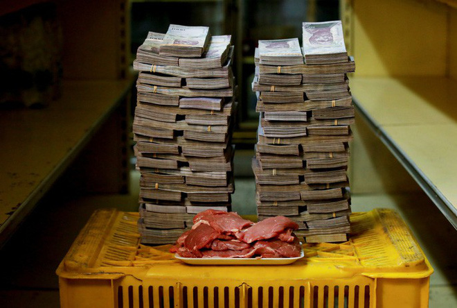 Mất giá "khủng" như tiền Venezuela: 1 kg thịt giá 9,5 triệu bolivar!