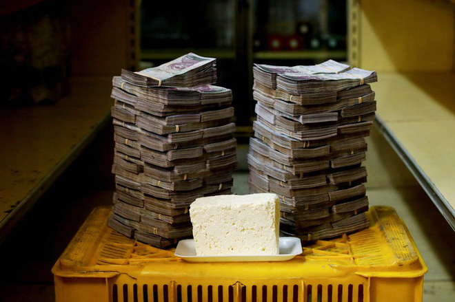 Mất giá "khủng" như tiền Venezuela: 1 kg thịt giá 9,5 triệu bolivar!