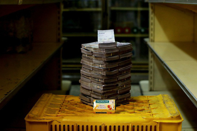 Mất giá "khủng" như tiền Venezuela: 1 kg thịt giá 9,5 triệu bolivar!