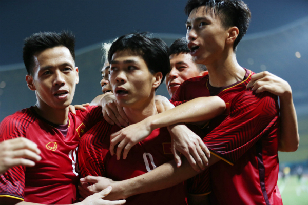 Công Phượng đưa Việt Nam vào tứ kết Asiad