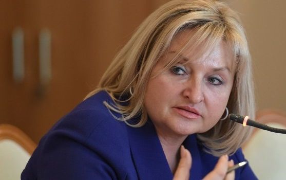Tổng thống Poroshenko đăng ký tại Quốc hội sửa đổi Hiến pháp