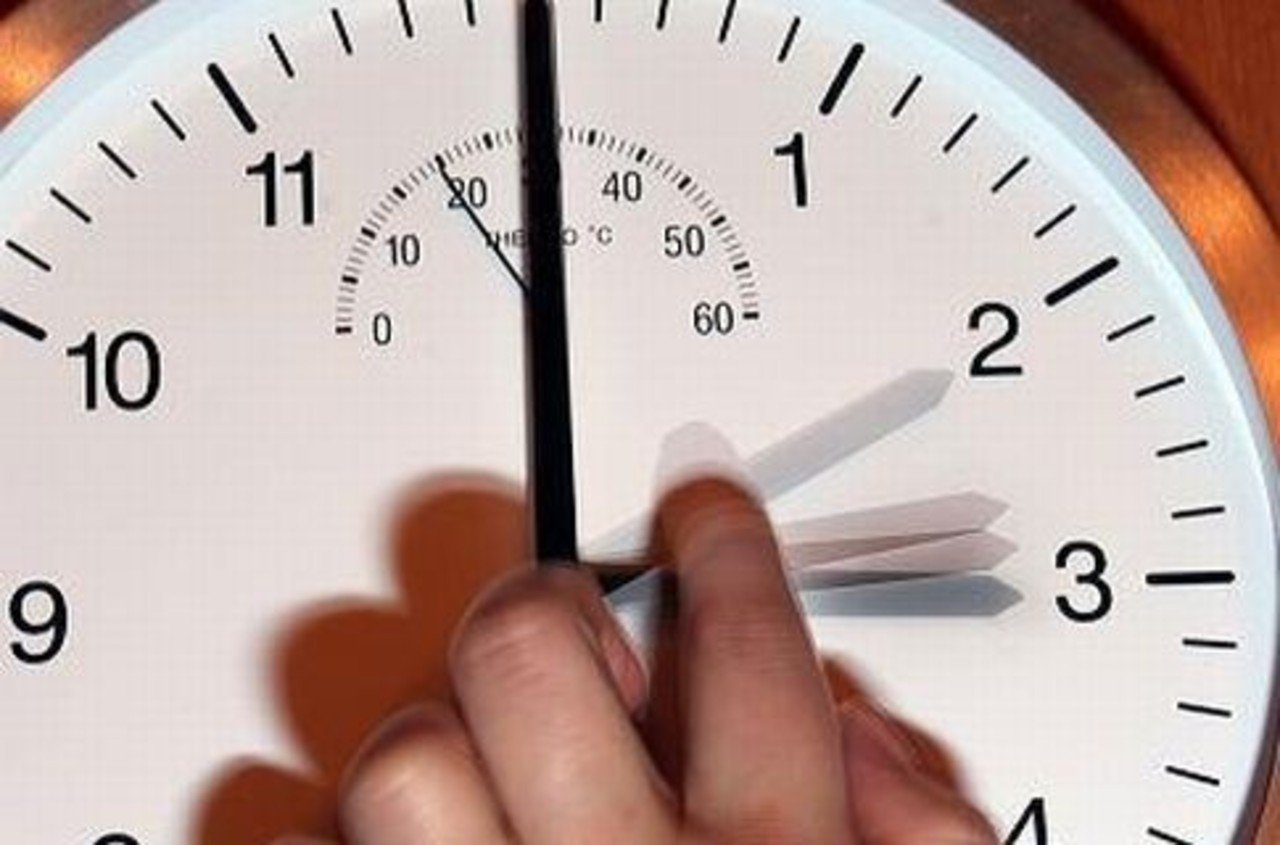 Nối gót EU, Ukraine sẵn sàng hủy chuyển giờ mùa hè và mùa đông