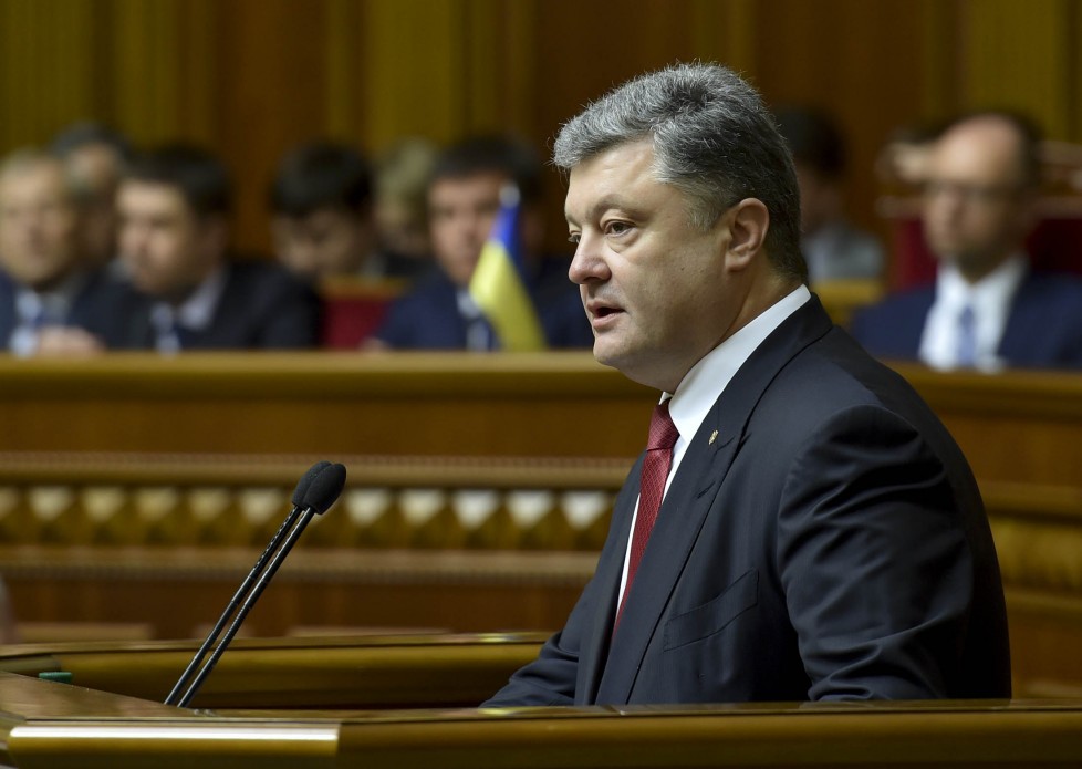 Tổng thống Poroshenko so sánh nền giáo dục tại Ukraine với nước ngoài