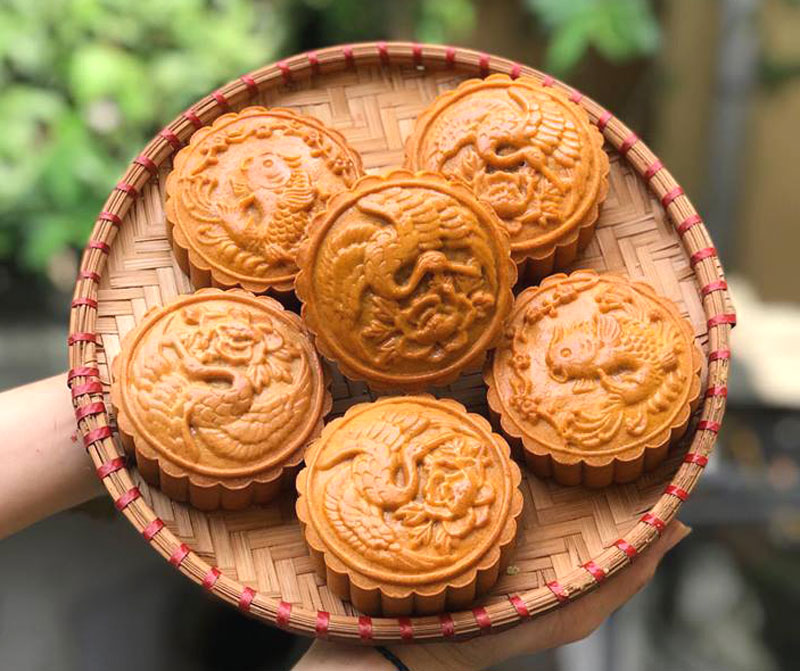 Bánh trung thu handmade với họa tiết trang trí hiện đại đang gây sốt thị trường bánh trung thu năm 2018