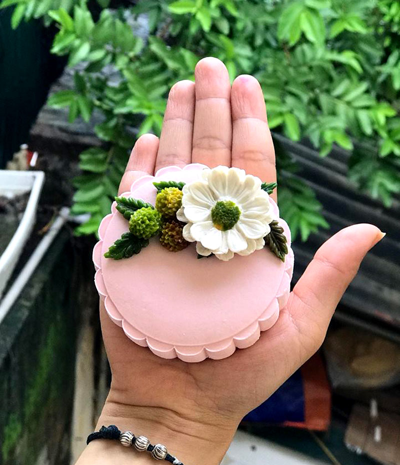 Bánh trung thu handmade với họa tiết trang trí hiện đại đang gây sốt thị trường bánh trung thu năm 2018