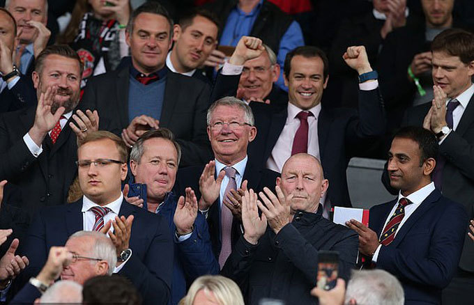 Sân Old Trafford chào đón cựu HLV Ferguson trở lại