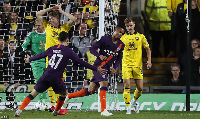 Man City đi tiếp ở Carabao Cup sau chiến thắng "3 sao"