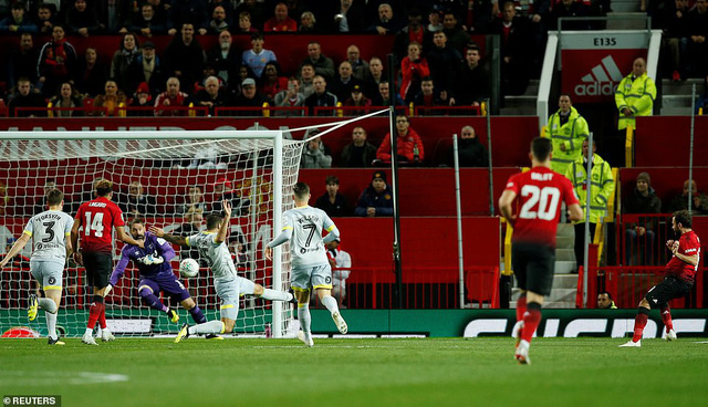 Những khoảnh khắc tồi tệ của Man Utd ở trận thua Derby